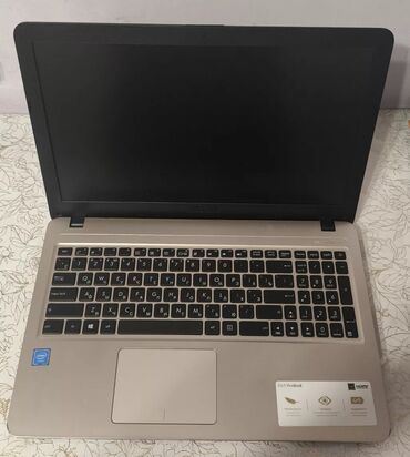 ASUS: ASUS Vivobook, 15.6 ", Intel Xeon, 128 GB