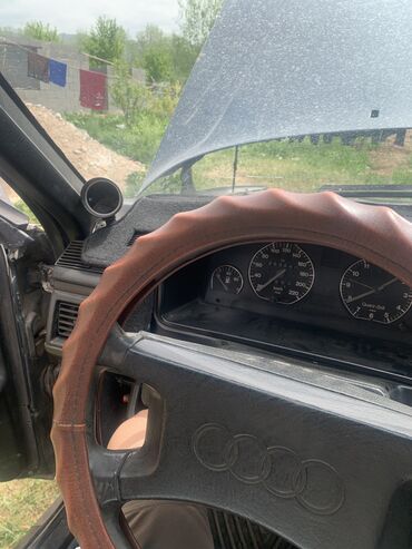 Audi: Audi 100: 1987 г., 1.7 л, Механика, Бензин, Седан