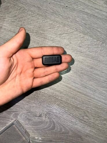 Qoşqular: Yenidir,tapilmir,usden cixma gün vurmushlarnan sehv salmiyin.Salon