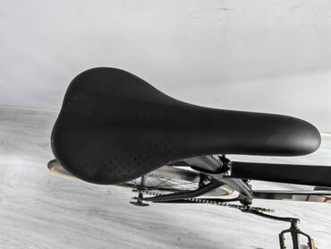 Шоссейные велосипеды: Шоссейный велосипед, Рама M (156 - 178 см), Б/у — 7