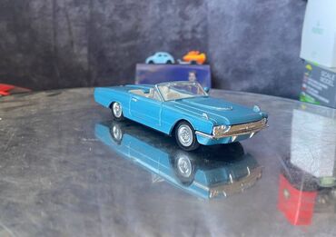 Avtomobil modelləri: Коллекционная модель Ford Thinderbird conbertible light blue 1966 — 5