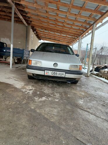 рога авто: Volkswagen Passat: 1993 г., 1.8 л, Механика, Бензин, Седан