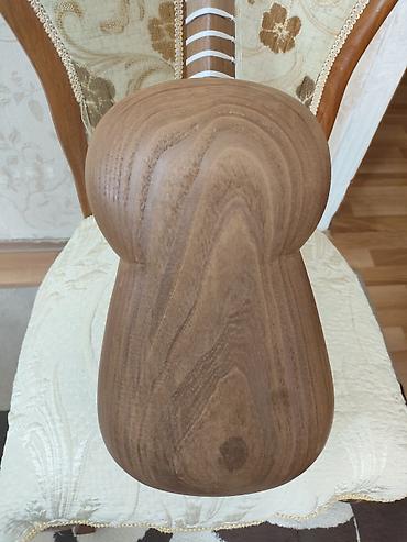 gitara tarnada: Gözəl və ideal səsə malik açıq, zil səsli, köhnə və tam professional — 7