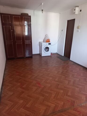 комната с подселением в бишкеке: 1 бөлмө, Кыймылсыз мүлк агенттиги, Чогуу жашоосу жок, Жарым -жартылай эмереги бар