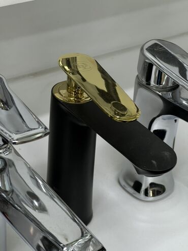 цена смесителя на кухню: Однорычажный смеситель для умывальника. - Дизайн: контраст матового