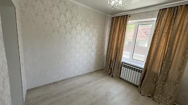 Продажа коттеджей и домов: Срочно продаётся двухэтажный жилой дом с просторным ограждённым — 15