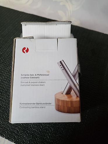 Ostalo posuđe: Nov Rominox slanik. Nov slanik nerdjajuci celik,postolje od bambusa na lalafo.rs — 13 Ostalo posuđe: Nov Rominox slanik. Nov slanik nerdjajuci celik,postolje od bambusa — 13