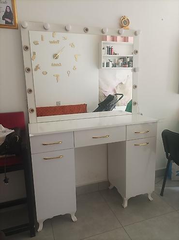 Salon, tibbi mebel: İşlənmiş, Makiyaj üçün masa, Güzgülü — 1