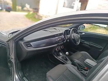 Auto delovi, gume i tjuning: Alfa Romeo Giulietta kompletan auto u delovima. Alfa Romeo Giulietta — 21