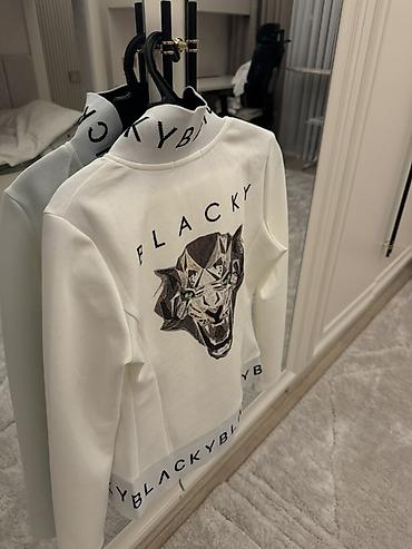 Жеке буюмдар: Белый женский спортивный костюм BLACKY - Комплект из двух предметов — 1
