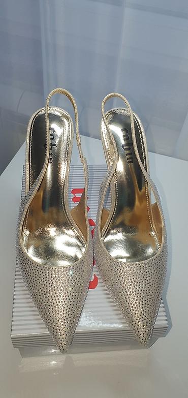 statement ogrlice: Ženske elegantne salonke sa otvorenom petom (slingback) i visokom — 2