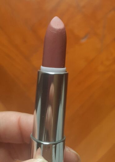 Šminka: Maybelline New York Color Sensational ruž za usne 211 Rosey Risk Ruž — 8