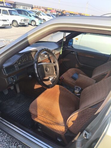 Mercedes-Benz: Mercedes-Benz W124: 1990 г., 2.3 л, Механика, Бензин, Седан — 6