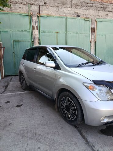 Toyota: Toyota ist: 2002 г., 1.3 л, Автомат, Бензин, Хэтчбэк