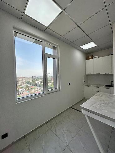 для руководителя: Аренда офисов, 190 м², В жилом комплексе, С видом на горы, С отдельной кухней, С отдельным сан узлом — 4
