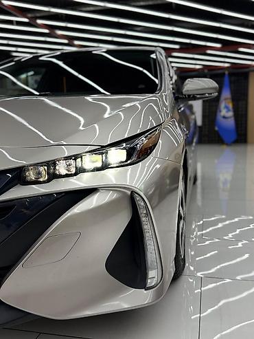 Toyota: Toyota Prius: 2018 г., 1.8 л, Автомат, Электромобиль, Лифтбек — 13