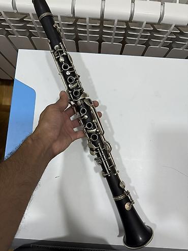 Klarnetlər: Klarinet – taxta nəfəsli musiqi aləti Xüsusiyyətlər: - Korpus: tünd — 2