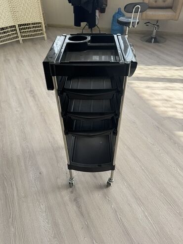 маникюрные стулья: Парикмахерская тележка-органайзер на колесах. - Материал: пластик