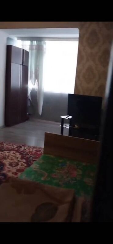 аренда квартир в ахмедлах: Genclik metrosuna yaxin bina evi 5/2 si 2 otaq kiraye verilir Aileye