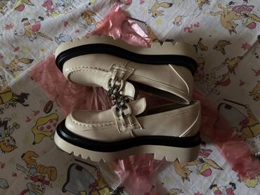 Mokasine: Mokasine, 38 — 7