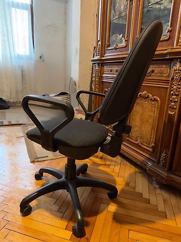 stolustu komputer: Qara ofis/kompüter kreslosu - Yumşaq parça oturacaq və arxa hissə — 3