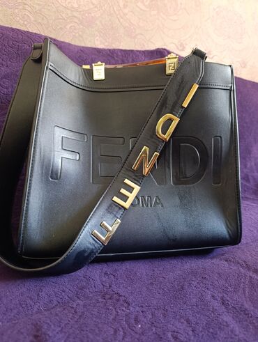 Çantalar: Fendi, İşlənmiş
