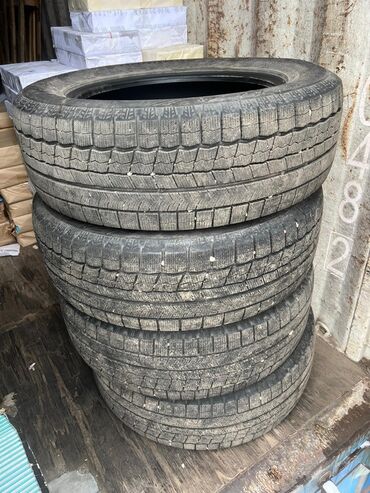 комплект зимней резины: Комплект зимних шин (4 шт.) - Размер: 255/60 R20 - Индекс