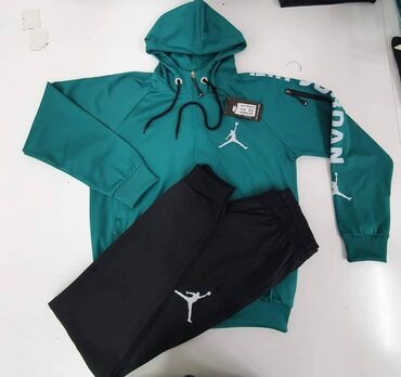 Trenerke: Veličine M L XL 2XL 
Cena 3600 din — 1