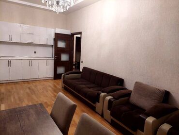 Uzunmüddətli kirayə mənzillər: Qaraev metrosuna yaxin 17 mertebeli binanın 3-cu mərtəbəsində — 5