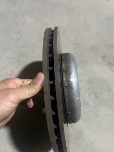 Əyləc diskləri: Avtomobil üçün əyləc komplekti Tərkibi: - 4 ədəd əyləc diski (2 ön, 2 — 8