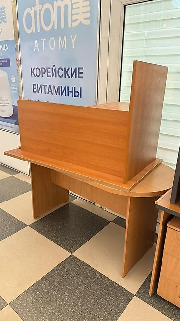Офисные столы: Офисный стол, Б/у, Нерегулируемый, Прямоугольный, ЛДСП — 3