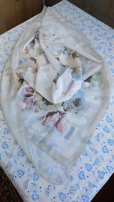 Платки женские 1) Karaca, шифоновый квадратный платок с крупным at lalafo.kg Платки женские 1) Karaca, шифоновый квадратный платок с крупным