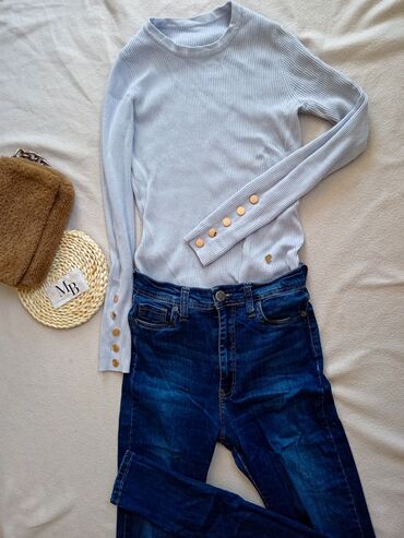 Bluze: Ženska odeća i obuća – paket S, M Sve je ili novo ili jako dobro na lalafo.rs — 3 Bluze: Ženska odeća i obuća – paket S, M Sve je ili novo ili jako dobro — 3