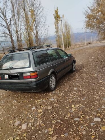 ипсум машина: Volkswagen Passat: 1989 г., 1.8 л, Механика, Бензин, Универсал