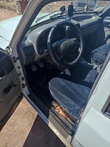 jac 9: ГАЗ 3110 Volga: 1998 г., 2.4 л, Механика, Бензин, Седан — 5