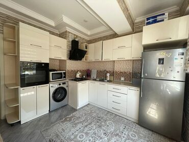 Mətbəx mebeli: Metbex mebeli. 400azn. ölçü umumi 4m. üzerinde qaz aspiratör verilir
