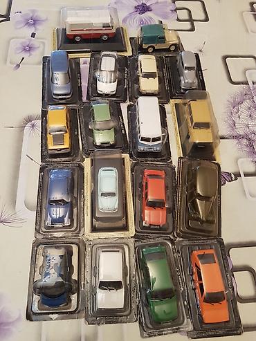 43: Kolleksiya üçün 1:43 ölçülü die-cast model avtomobillər dəsti. - — 1