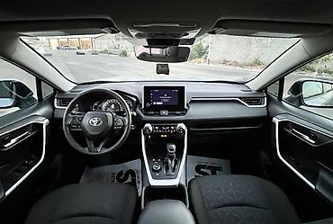 2023: Toyota RAV4: 2023 г., 2.5 л, Гибрид — 7