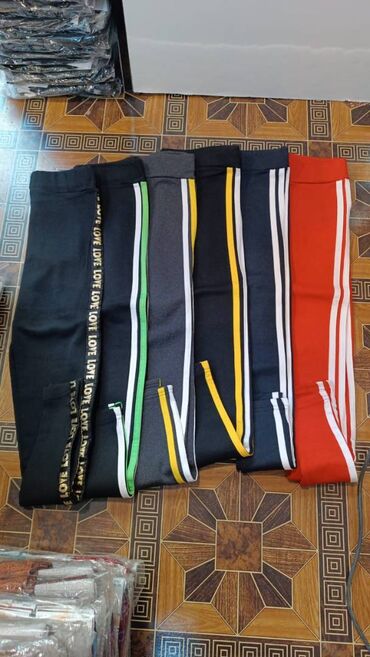 Gündəlik donlar: Gundəlik geyimlər mağazası geniş asartmentli qadin,kişi uşaq — 2