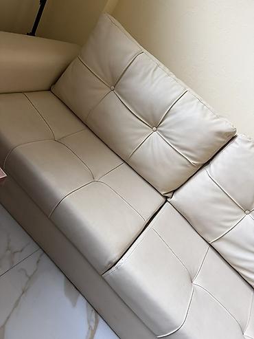 Диваны: Bej rəngli 3-yerlik divan - Minimalist dizayn, düyməli tikiş — 3