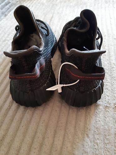 Şəxsi əşyalar: Adidas Yeezy Boost 350 — 2