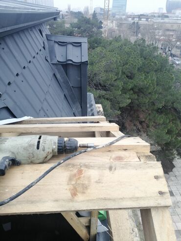 Dam işləri: Müasi̇r hər növ . Dam örtukləri̇ni̇n vurulmasi̇. Yi̇ği̇lmasi̇ — 3