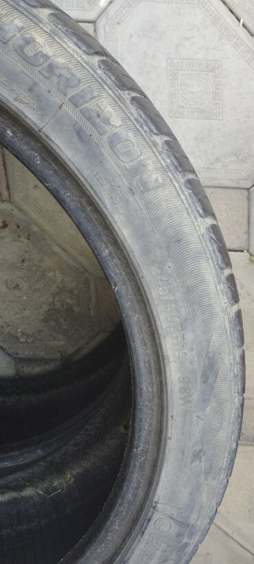 Təkərlər: Şin 245 / 40 / R 19