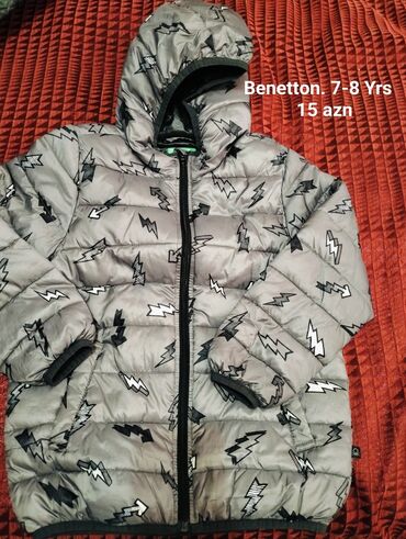 Üst geyimləri: Benetton. 7-8 Yrs. В хорошем состоянии