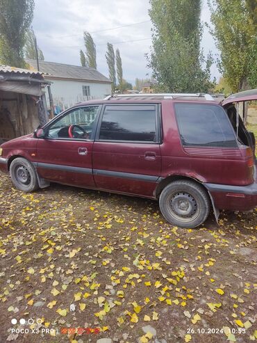 mitsubishi автомобиль: Mitsubishi Space Wagon: 1993 г., 2 л, Механика, Газ, Минивэн