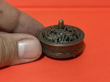 Digər dəstlər və servizlər: Məhsul: Kiçik ölçülü bürünc tonlarda ətir qabları dəsti Təsvir: - 3 — 8