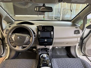 Nissan: Nissan Leaf: 2013 г., 1 л, Автомат, Электромобиль, Хэтчбэк — 10