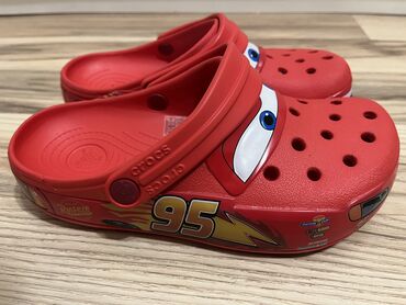 туфли для школьников: Crocs молния маквин новые размер на 35 -35,5 заказывали для себя