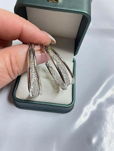 Minđuše: Cena 900/par na lalafo.rs — 10 Minđuše: Cena 900/par — 10