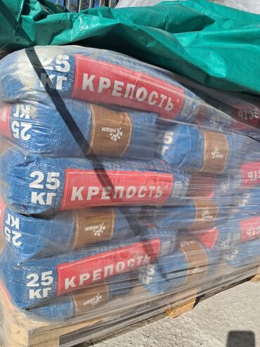 Клей: Клей плиточный «КРЕПОСТЬ» (бренд «СНАШИ»), мешки по 25 кг